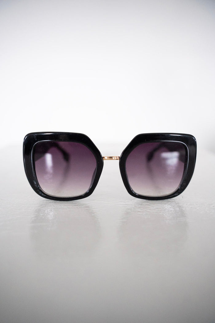 AMALFI COAST SUNGLASSES IN BLACK - Love Marlow