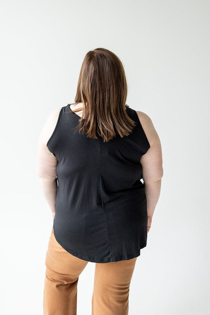 BASIC ROUND NECK TUNIC TANK IN BLACK - Love Marlow