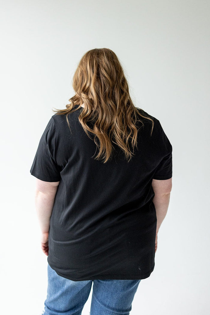 BASIC V - NECK TEE WITH BRONZE SPARKLE IN BLACK - 22/24 - Love Marlow