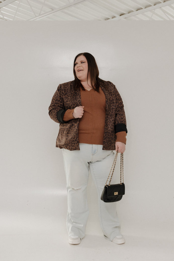 ESSENTIAL V - NECK FRONT SEAM SWEATER – URBAN BRONZE - Love Marlow