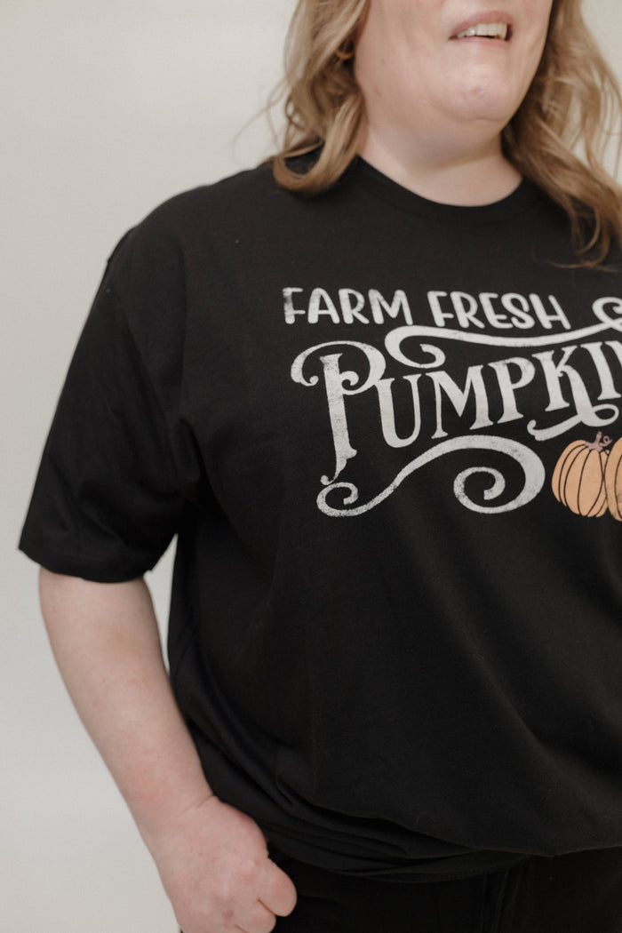"FARM FRESH PUMPKINS" GRAPHIC TEE IN BLACK - Love Marlow