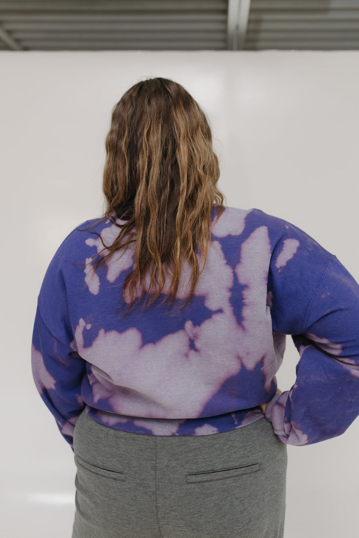 "NEVER HIDE YOUR WILD SIDE" GRAPHIC SWEATSHIRT - Love Marlow