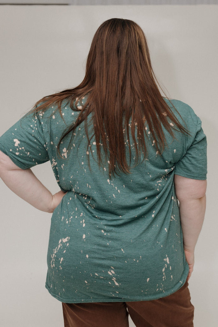 "WORKING ON MY GOOD CHEER" GRAPHIC TEE - Love Marlow